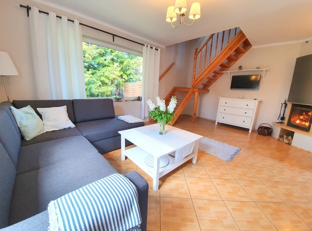 Dom pod Jaworem Apartament 1 - salon z kominkiem?v=1.0