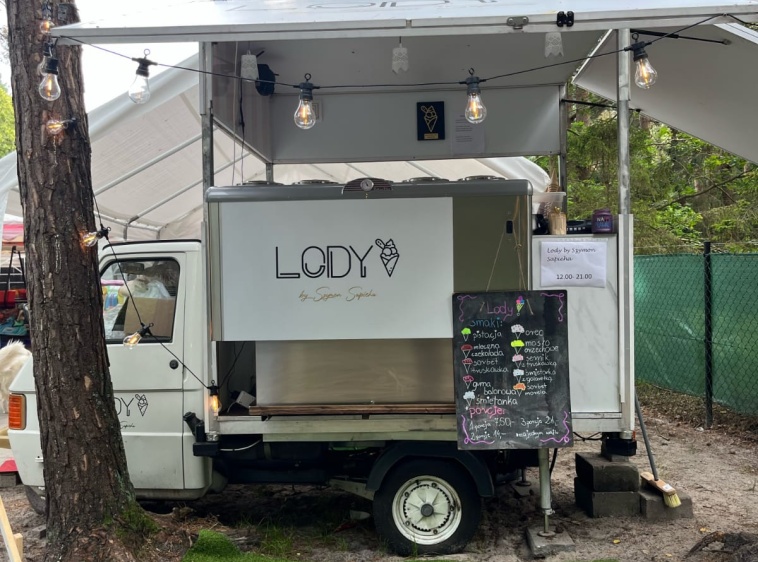 Lody by Szymon Sapieha Dębki 