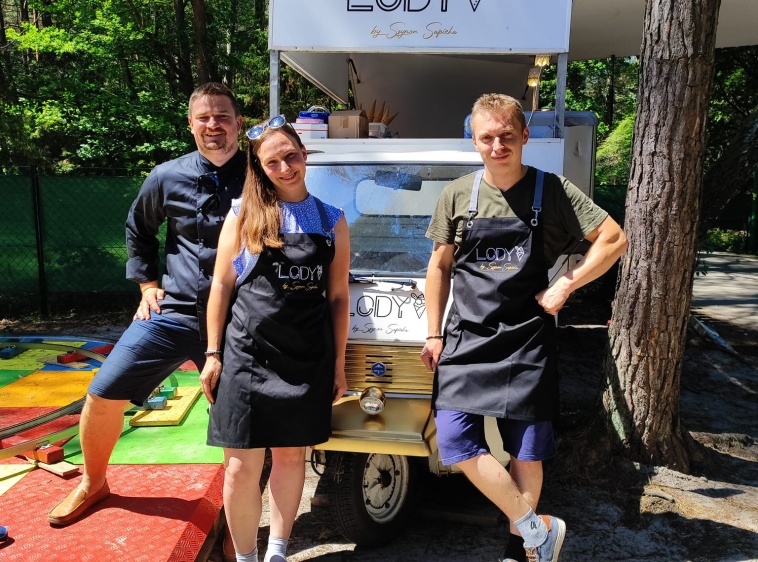 Lody by Szymon Sapieha Dębki 