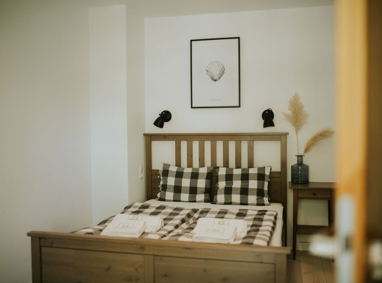  Marszall&oacute;wka Apartament 2 poziomowy 3 pokojowy z parteru -sypialnia 