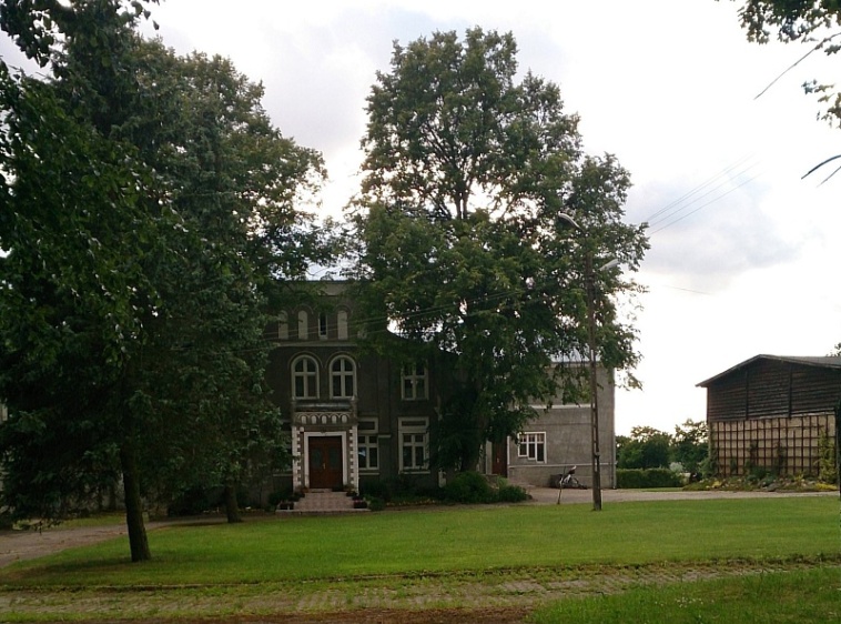 Dworek w Żarnowcu ?v=1.0