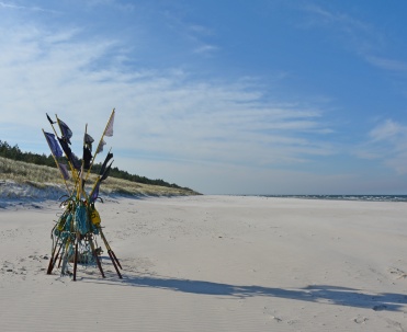 Dębki &ndash; szeroka plaża, wydmy i Bałtyk w jednym miejscu