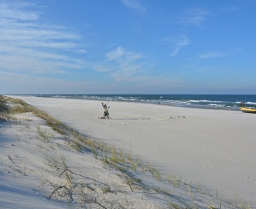 Szeroka plaża w Dębkach &ndash; najpiękniejsze miejsce nad Bałtykiem