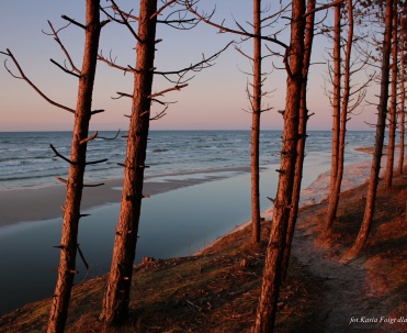 Rzeka Piaśnica łączy się z Bałtykiem &ndash; malownicze ujście w Dębkach