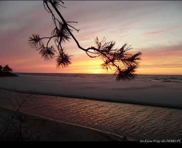 Ujście rzeki Piaśnicy do Bałtyku w Dębkach &ndash; magiczne miejsce nad polskim morzem