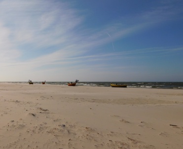 Szeroka plaża w Dębkach &ndash; idealne miejsce na rodzinny dzień nad morzem