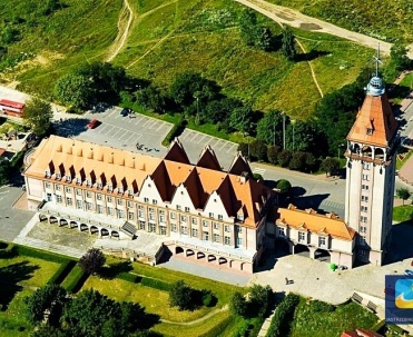 Okazała wieża widokowa we Władysławowie.