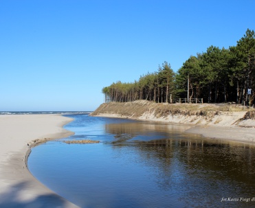 Ujście Piaśnicy do Bałtyku &ndash; perełka Dębek wśr&oacute;d nadmorskich krajobraz&oacute;w