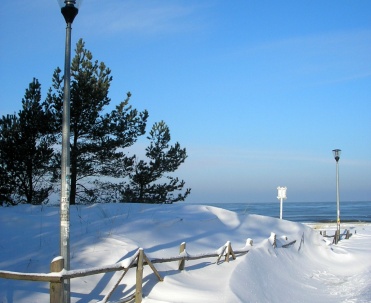 Morze zimą &ndash; Dębki i ich wyjątkowy klimat poza sezonem letnim