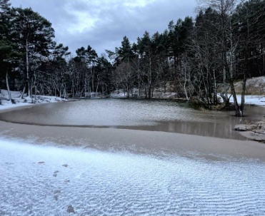 Zimowa Piaśnica wpada do Bałtyku