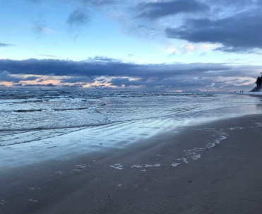 Mroźny poranek na plaży w Dębkach